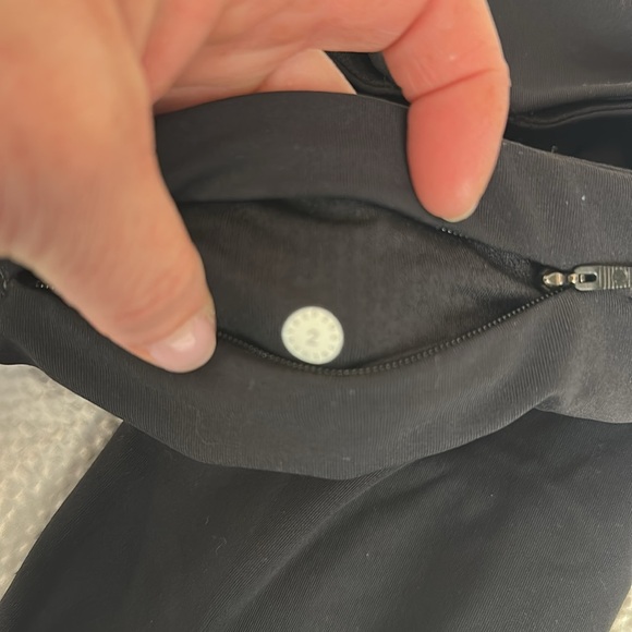 Lululemon sz2 Black and Gray Leggings/running - Picture 5 of 6